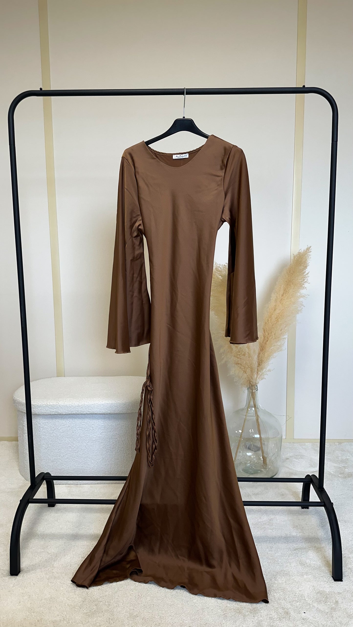 Robe satinée marron