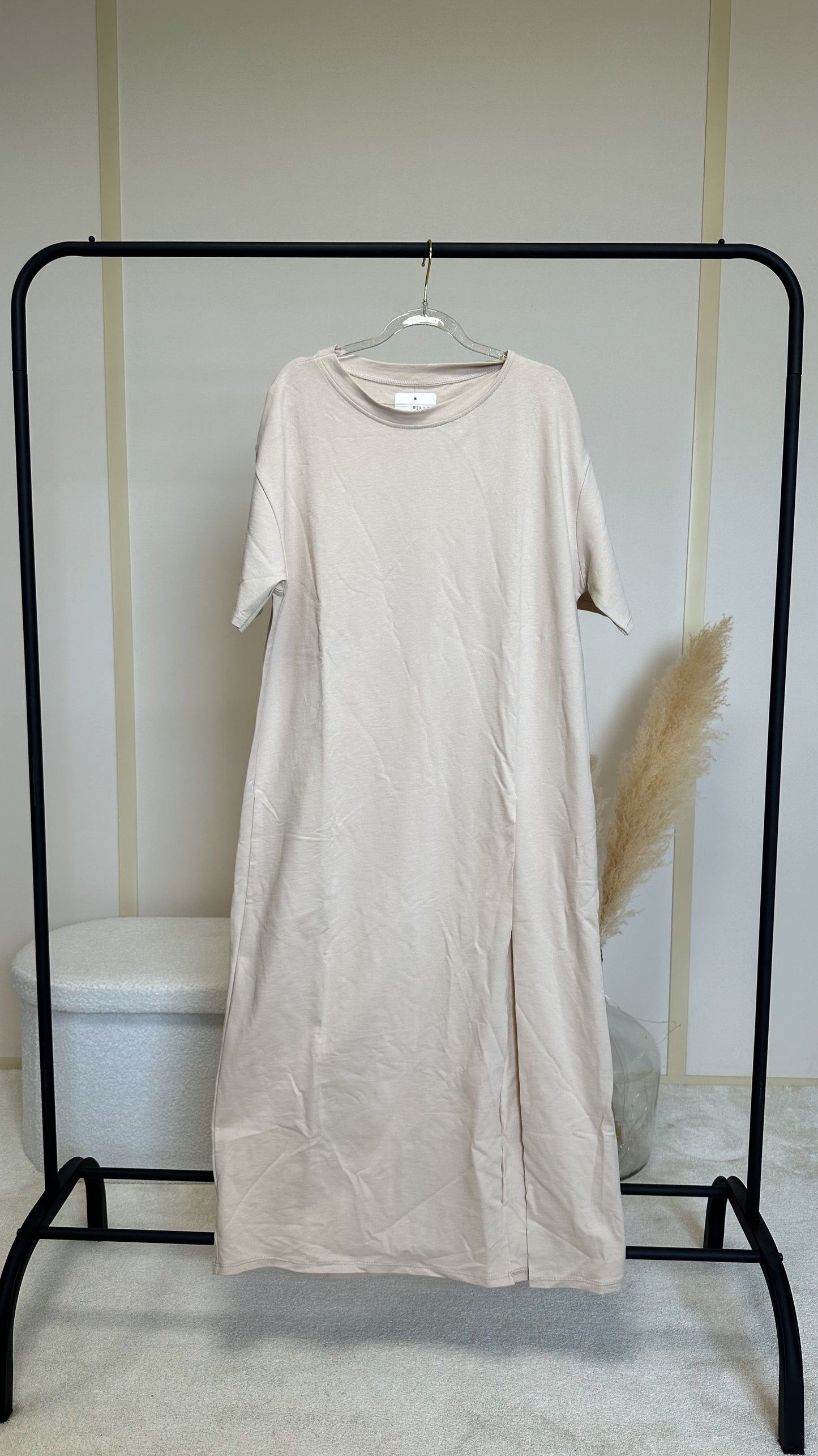 T-shirt / robe à fente beige