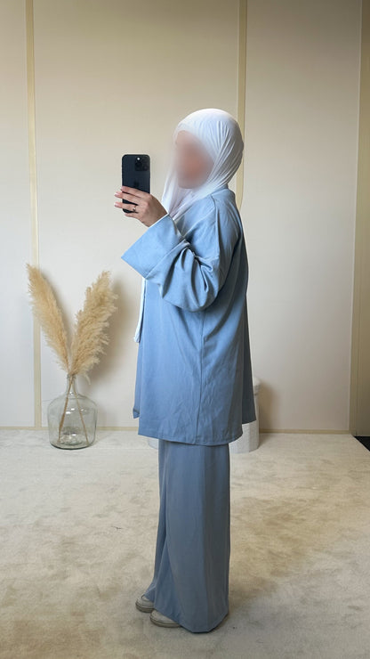 Ensemble à bouton bleu clair