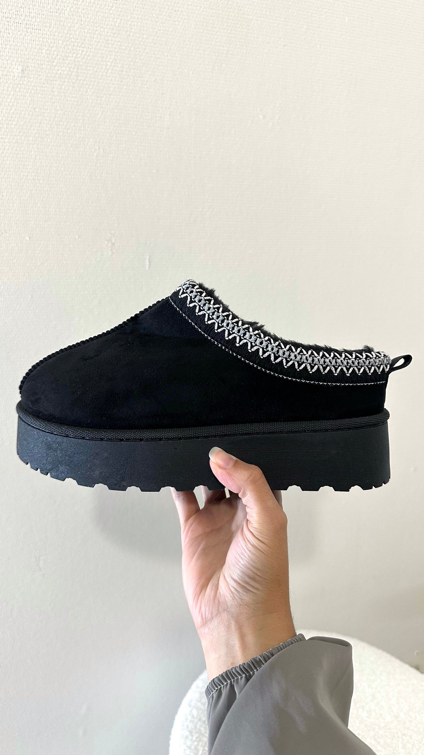 Chaussons fourrés [ noir ]