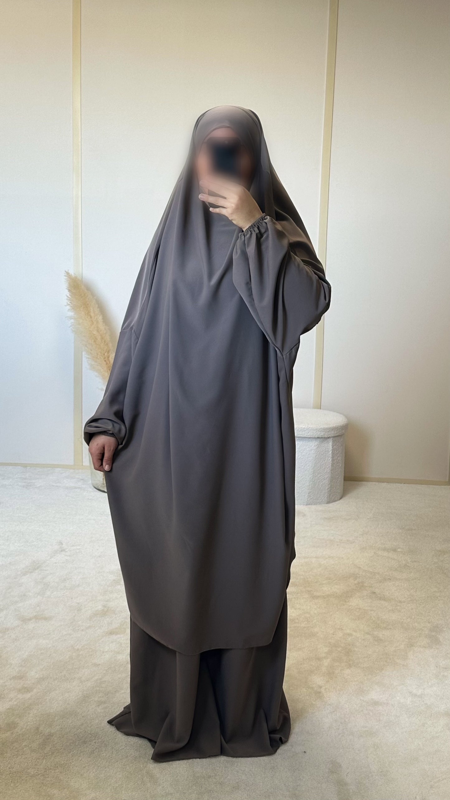 Jilbab 2 pièces avec jupe en soie de Médine [taupe]