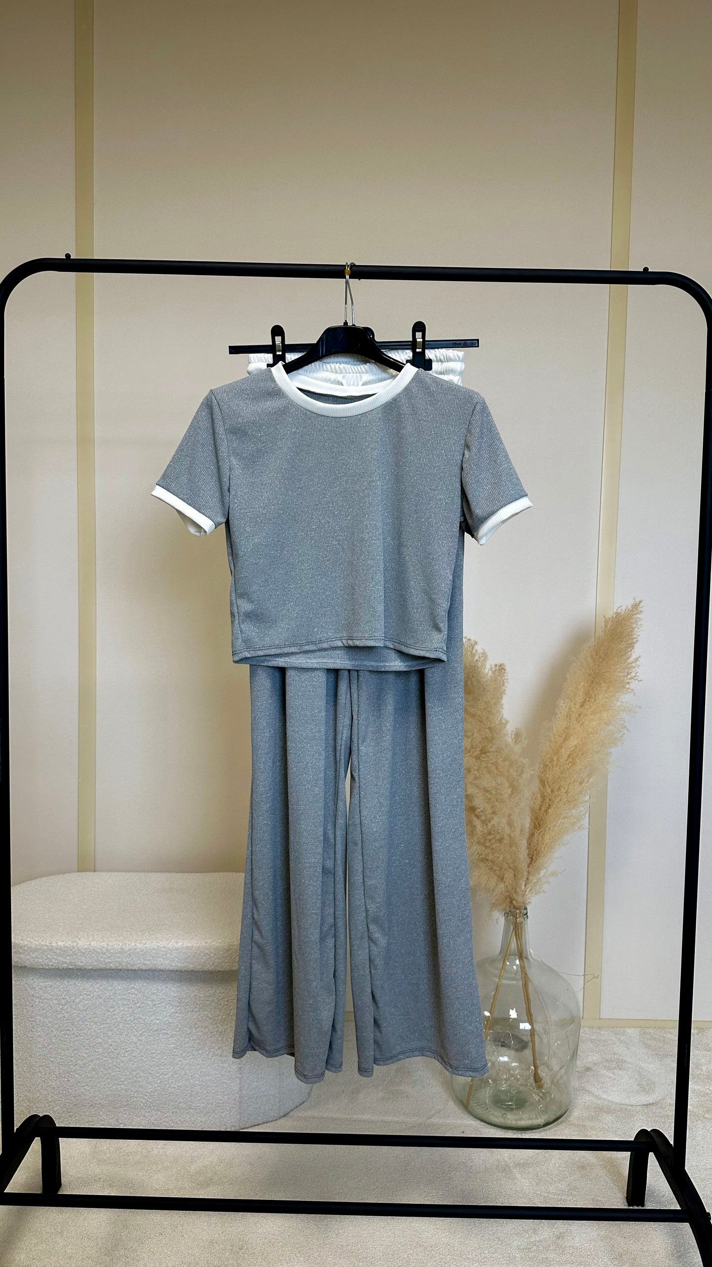 Ensemble Manel gris