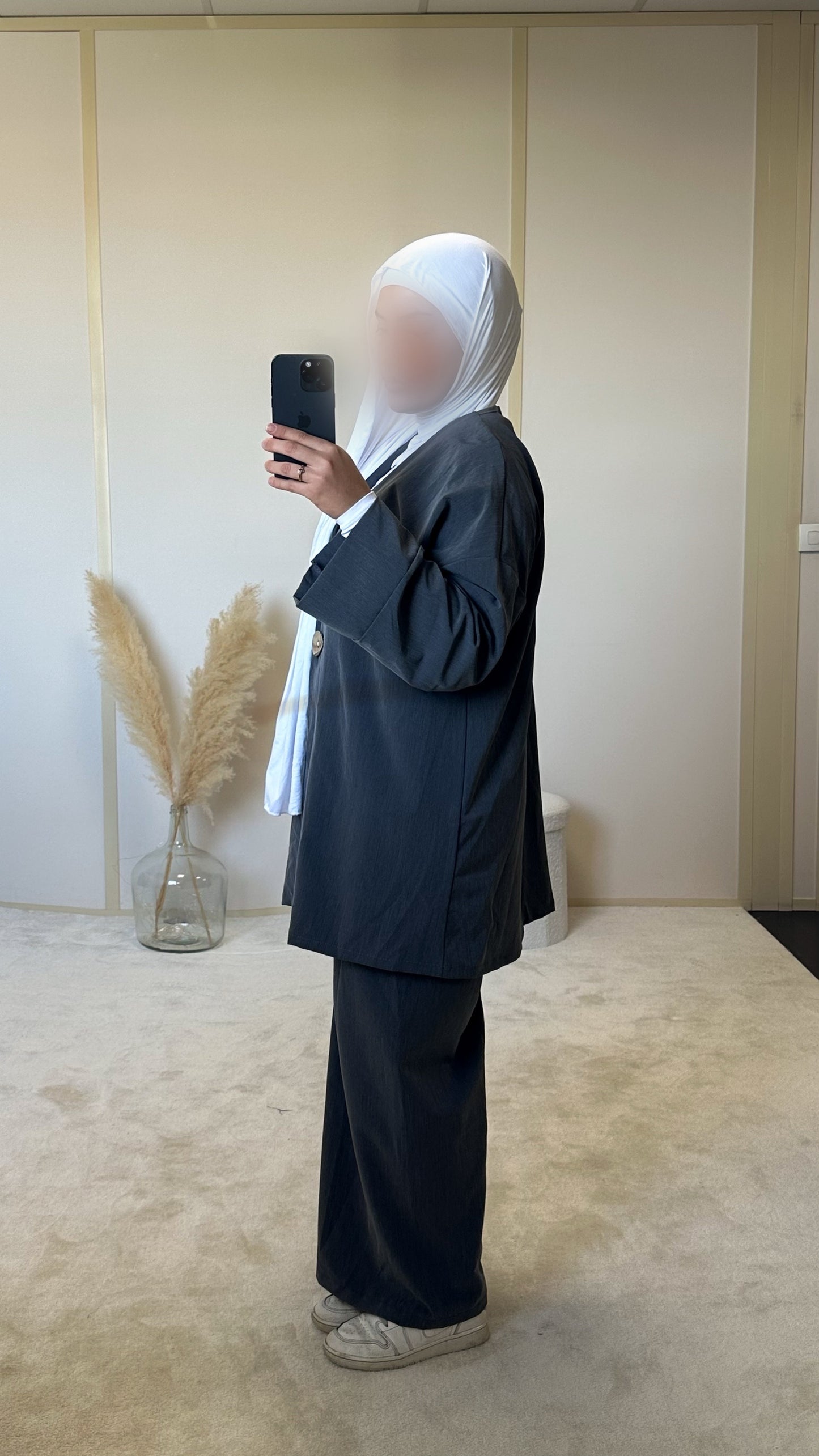 Ensemble à bouton gris