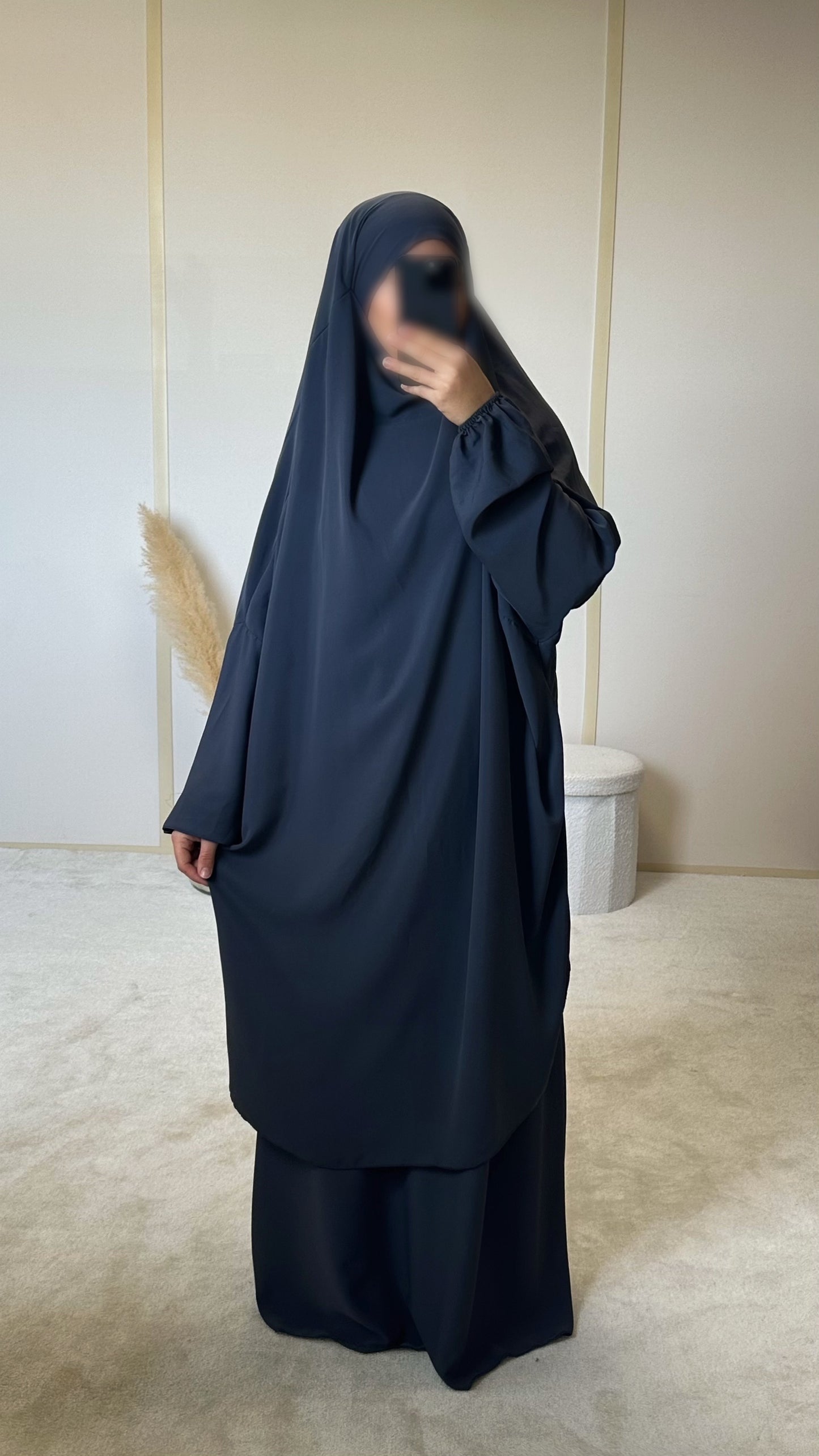 Jilbab 2 pièces avec jupe en soie de Médine [gris foncé]
