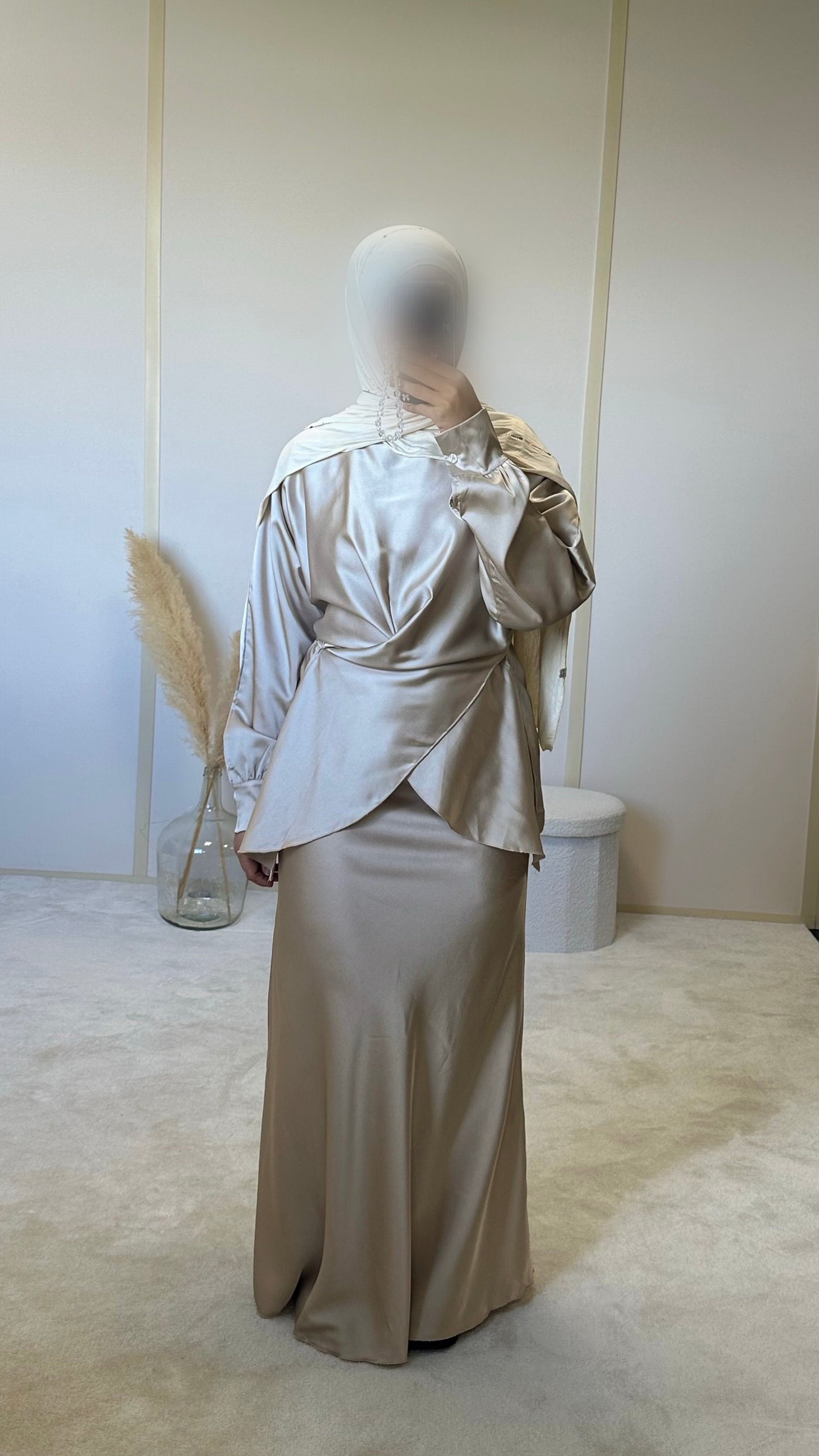 Ensemble jupe satinée beige