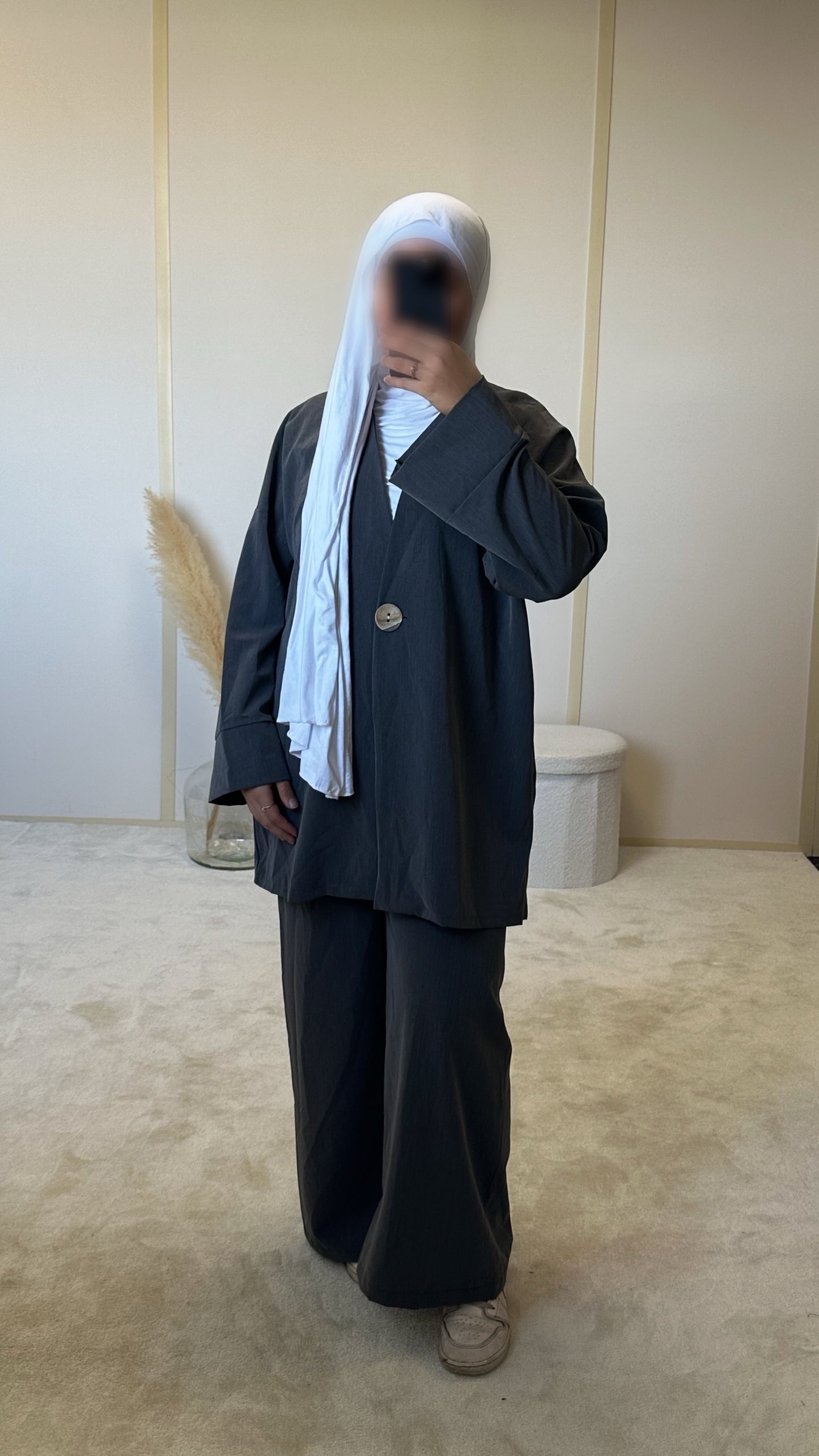 Ensemble à bouton gris