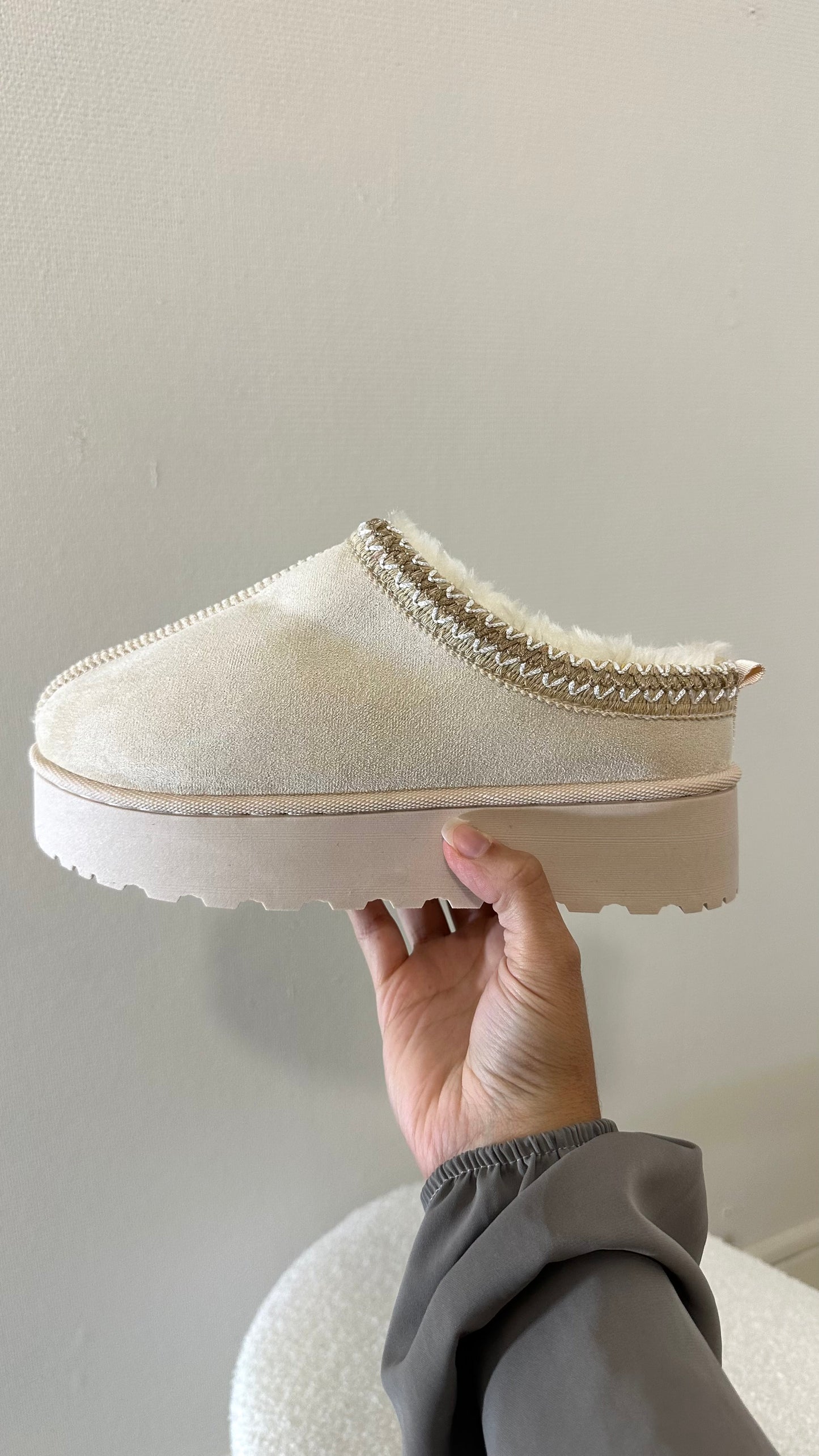 Chaussons fourrés [ beige ]