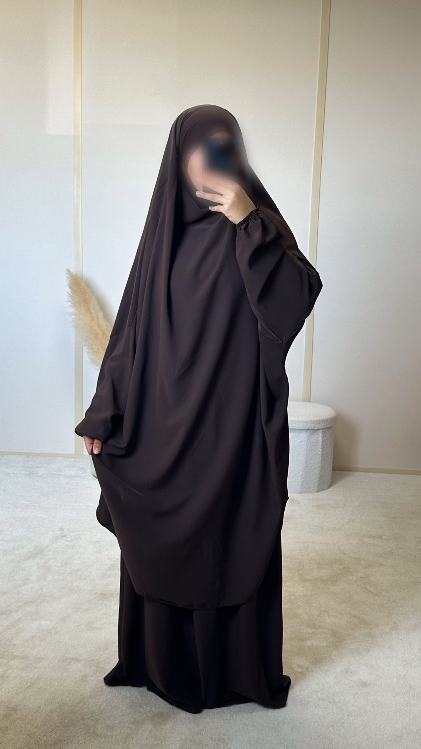 Jilbab 2 pièces avec jupe en soie de Médine [chocolat]