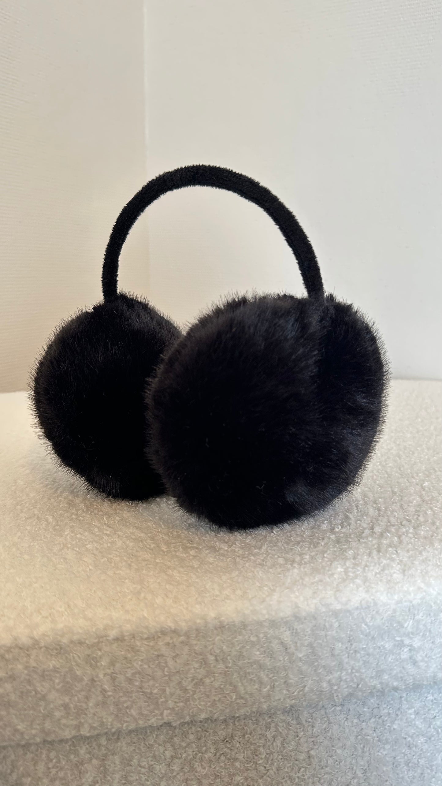 Cache-oreilles noir
